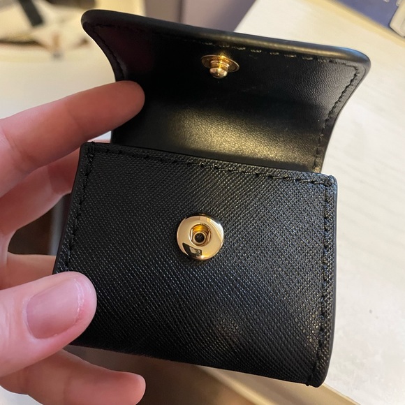 NEW Michael Kors AirPods case - Picture 7 of 8